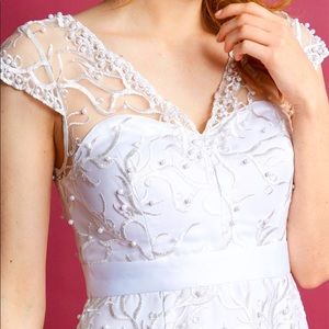 ♠️ ModCloth Beaded Sweetheart A Line Wedding Dress